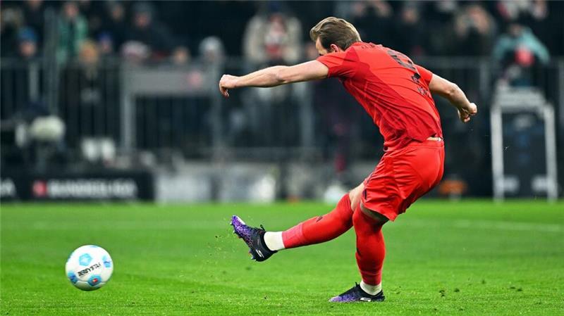 Elfmeter-„Alien“ Kane gibt Bayern Energieschub Harry Kane verwandelt Elfmeter Nummer 28 zum 1:0 gegen Bremen.