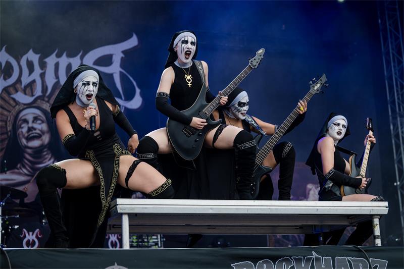 Harte Klänge und 25.000 Fans beim Rockharz.