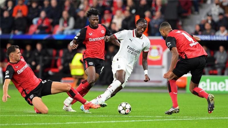 Harter Kampf in der BayArena zwischen Bayer und Milan