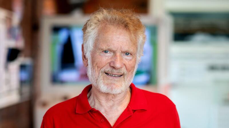 Vom Schicksal zur Rettung - Wie die Seenotrettung begann Hartwig Henke, ehrenamtlicher Mitarbeiter der Seenotretter, hat an der Ausstellung mitgearbeitet.