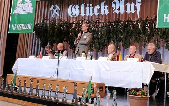 Harzklub-Präsident Dr. Oliver Junk begrüßt die Gäste der Jahreshauptversammlung. Der Verein sucht neue Mitglieder. Foto: Harzklub