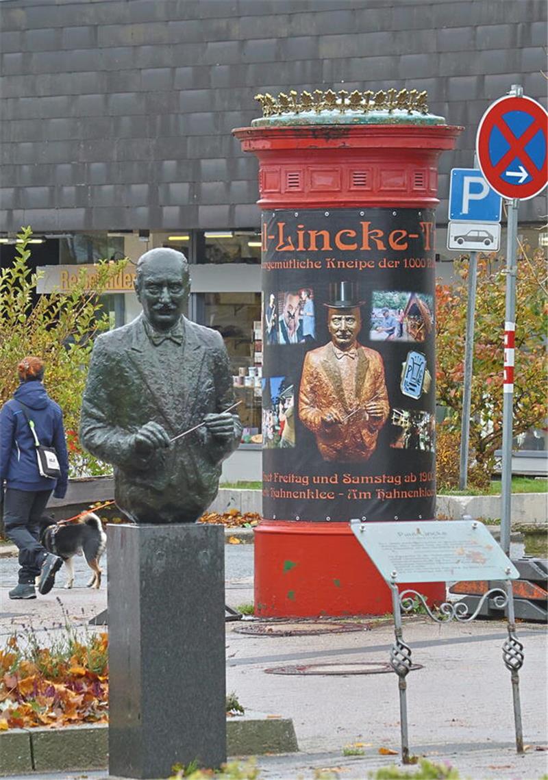 Sven Regener bringt Leander Haußmann mit nach Hahnenklee Hat als Namensgeber ausgedient: Der Berliner Operetten-König Paul Lincke spielt künftig keine zentrale Rolle mehr bei den Ringverleihungen. Seine Statue steht nach wie vor auf dem nach ihm benannten Platz, der bisher stets Pflichtstopp bei Preisverleihungen war.