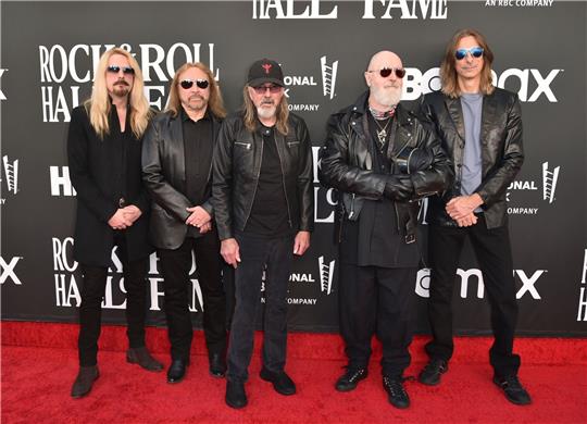 Hat die Spitze der deutschen Album-Charts erobert: die Metal-Band Judas Priest.