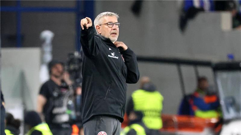Hat gegen Racing viel zu korrigieren: Mainz-Trainer Urs Fischer. 