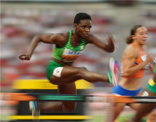 Hat ihren Titel bei den Leichtathletik-Weltmeisterschaften verloren: Tobi Amusan.