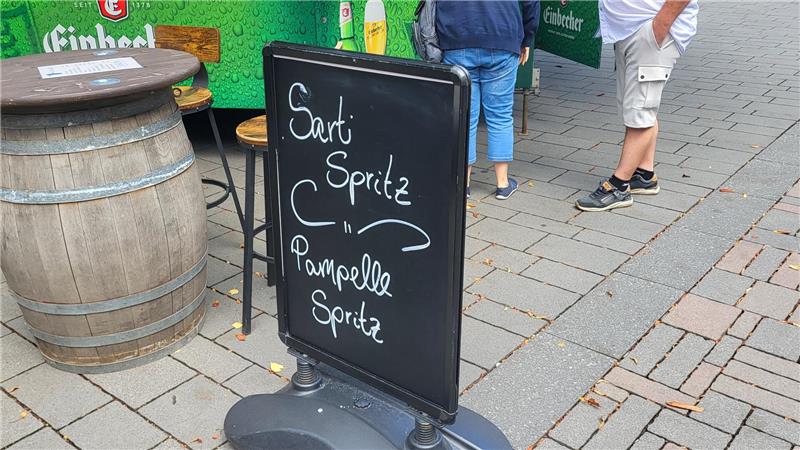 Bier, Bratwurst & mehr: So teuer ist das Altstadtfest in Goslar Hauptsache Spritz: Der Aperol ist längst nicht mehr der einzige perlige Sommerdrink, auch nicht auf dem Altstadtfest.