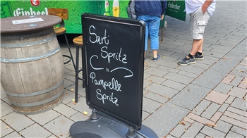 Hauptsache Spritz: Der Aperol ist längst nicht mehr der einzige perlige Sommerdrink, auch nicht auf dem Altstadtfest.