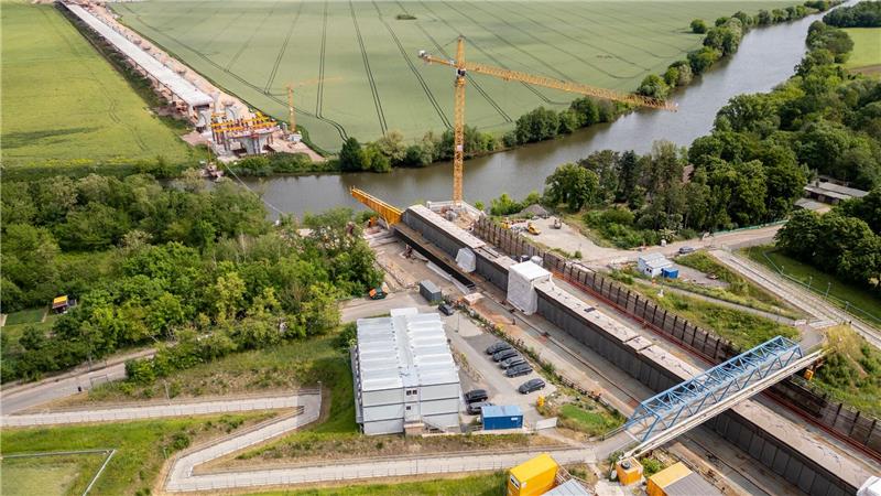 Milliarden-Finanzlücke droht Autobahnprojekte zu verzögern Haushaltslücke droht Verkehrsprojekte zu verzögern (Foto-Archiv).
