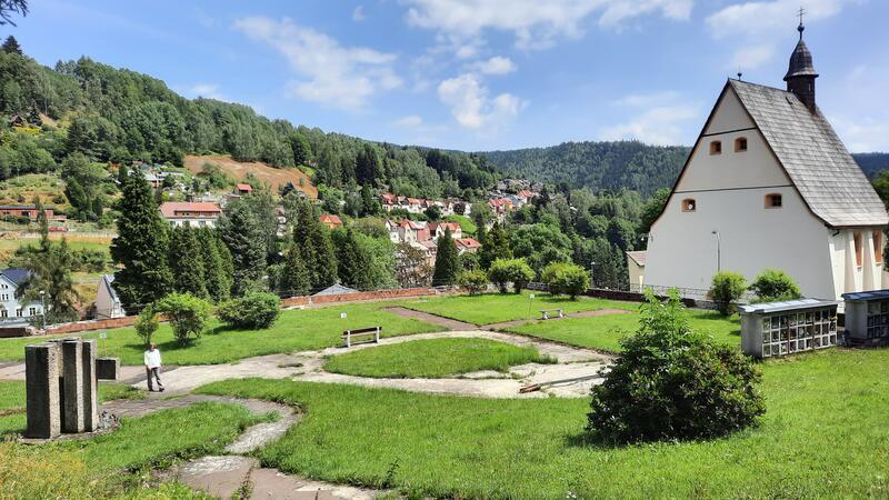 Doppeljubiläum in Clausthal-Zellerfeld: Wer war Wolff Sturtz? Hausstelle von Wolff Sturtz in Jáchymov vor der Spitalkirche von 1516.