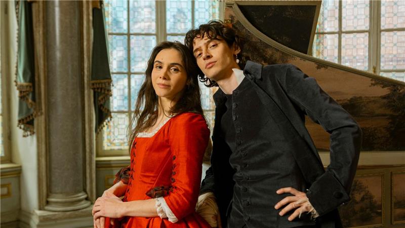 Havana Joy und Eren M. Güvercin spielen in der neuen ARD-Serie „Mozart/Mozart“ die Wunderkinder Maria Anna und Wolfgang Amadeus Mozart.