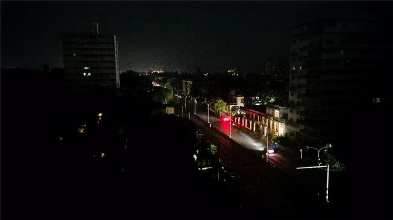Inselweiter Ausfall - Kuba in Dunkelheit gehüllt Havanna liegt im Dunkeln. Beleuchtet sind nur noch Hotels und Krankenhäuser, die Generatoren haben.