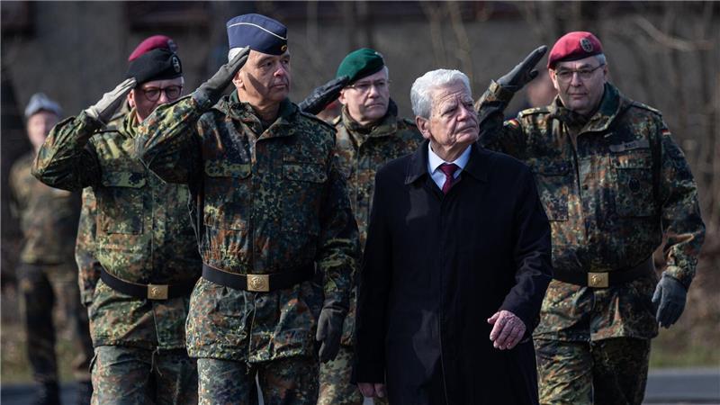 Division für Heimatschutz - Gauck: „Mentalitätswandel jetzt“ Heer stellt neue Heimatschutzdivision auf