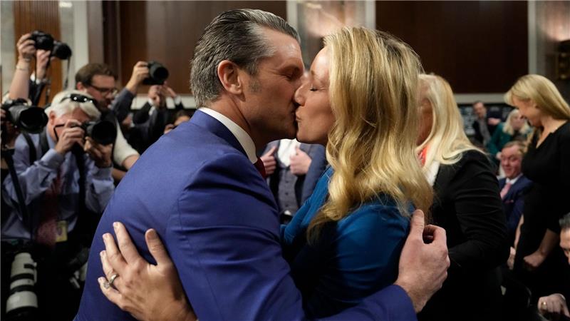Mehr Druck auf Hegseth nach neuen Chat-Enthüllungen Hegseth soll auch Militärinformationen mit seiner Frau im Chat geteilt haben. (Archivbild)