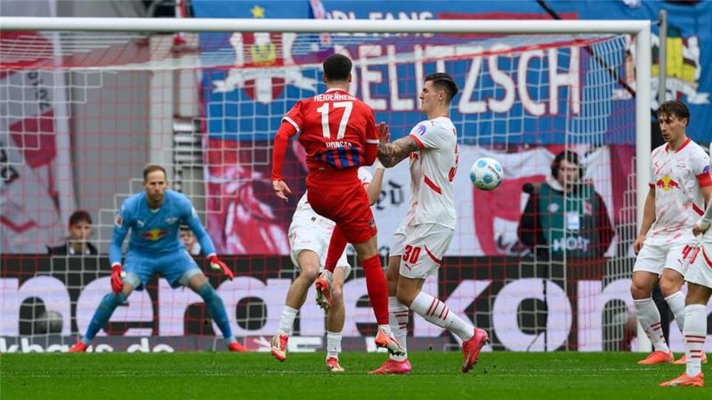 „Selbst schwer gemacht“: Leipzig nur Remis gegen Heidenheim Heidenheim schafft mit der ersten Offensivaktion die Führung gegen RB Leipzig.