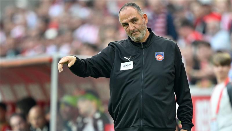 Einer aus drei: Wer rettet sich in die Relegation? Heidenheims Hoffnungsträger: Trainer Frank Schmidt. (Archivbild)