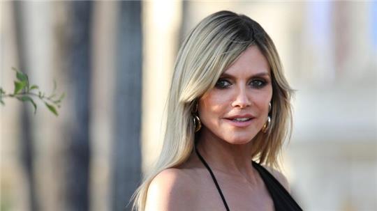 Heidi Klum hat beschlossen, dass die eineiigen Zwillinge Luka und Julian künftig das erste Team in der „GNTM“-Geschichte bilden sollen.