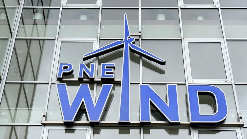 Neuer Vorstandschef für Windkraft-Projektierer PNE Heiko Wuttke (r.) wird neuer PNE-Chef. (Archivbild)