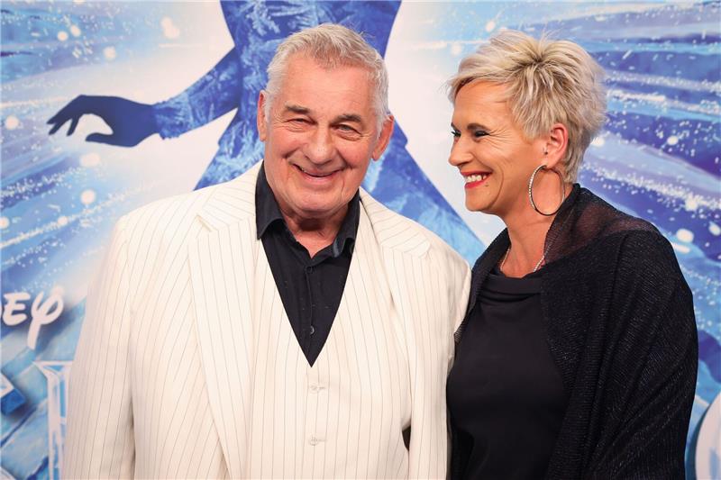Heinz Hoenig mit 71 Jahren Vater geworden Heinz Hoenig und seine Frau Annika haben ein Kind bekommen.