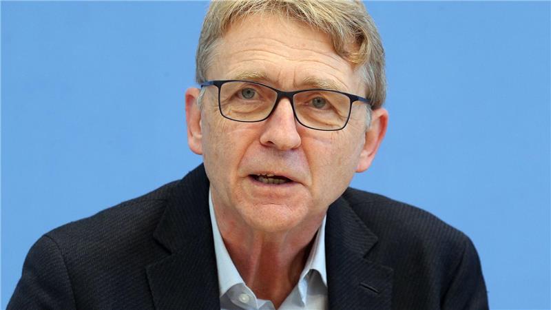 Ethikrat gegen pauschales Mindestalter bei sozialen Medien Helmut Frister betont, dass digitale Angebote eine wichtige Rolle bei der Erfüllung der Kommunikations- und Informationsbedürfnisse von Kindern und Jugendlichen spielen. (Archivbild)