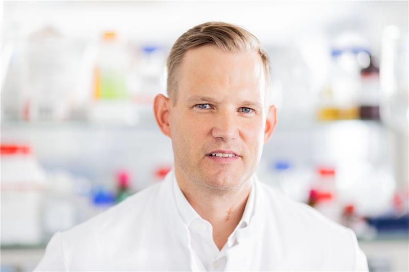 Virologe rechnet mit Anstieg von Infektionen nach WM-Spielen Hendrik Streeck ist Direktor des Instituts für Virologie an der Uniklinik Bonn.