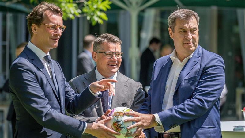 Was der Wahltag für die Kanzler-Krise bedeutet Hendrik Wüst, Boris Rhein und Markus Söder: Diese drei Ministerpräsidenten werden für die Nachfolge von Merz gehandelt. (Archivbild)