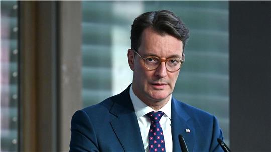 Hendrik Wüst hat über das angepasste Bewerbungskonzept informiert.