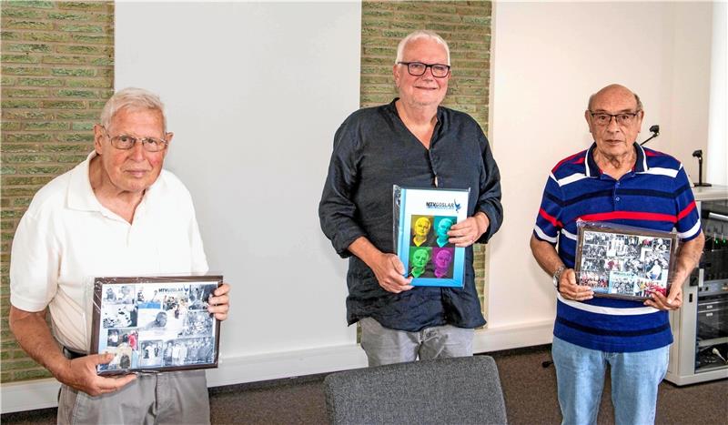 Herbert Kleinkauf, Ralf Schiller und Herbert Grösser (v. li.) waren jeweils 38 Jahre im Vorstand der Schwimmabteilung des MTV Goslar tätig.  Foto: Schenk