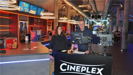 Hereinspaziert: Jill und Florian Wildmann haben rund 600.000 Euro in die Umgestaltung des Cineplex-Foyers gesteckt.