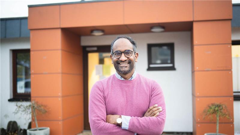 Vom Herzchirurg zum Landarzt Herzchirurg Umes Arunagirinathan macht eine Weiterbildung in einer Landarztpraxis.