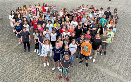 Herzliche Wünsche zum Abschied: Der fünfte Jahrgang startet heute die Schober-Woche an der Realschule Goldene Aue. Foto: Privat