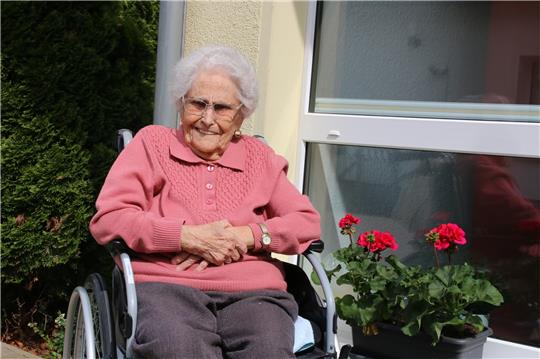 Herzlichen Glückwunsch: Edith Brennecke feiert am Pfingstmontag ihren 100. Geburtstag.  Foto: Andrea Leifeld