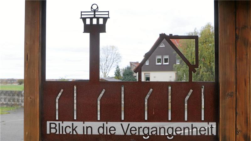Heute ermöglicht nur noch der „Blick in die Vergangenheit“, wie die Ansicht Stapelburgs mit dem Grenzturm war.