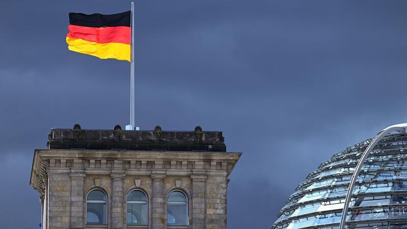 Start in der Turnhalle: Der Bundestag wird 75 Heute ist das Reichstagsgebäude in Berlin Sitz des Bundestags.