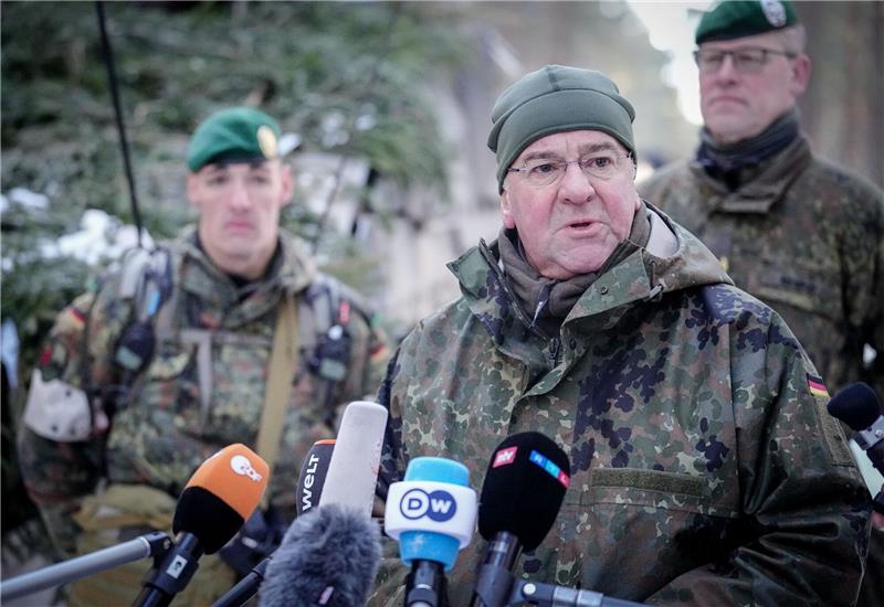 Heute seien «Polen, das Baltikum und andere Länder die Ostflanke», sagt Verteidigungsminister Pistorius beim Besuch des Truppenübungsplatzes Pabrade in Litauen.