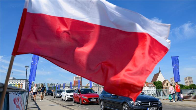 Polens Kontrollen an Grenze zu Deutschland laufen an Heute soll es mit den Grenzkontrollen auf polnischer Seite losgehen.