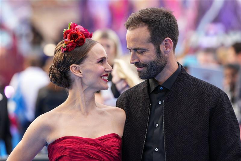Natalie Portman und Benjamin Millepied sind geschieden Hier besuchten sie noch zusammen eine Filmpremiere: Schauspielerin Natalie Portman und Tänzer Benjamin Millepied sind nun offiziell geschieden. (Archivbild)