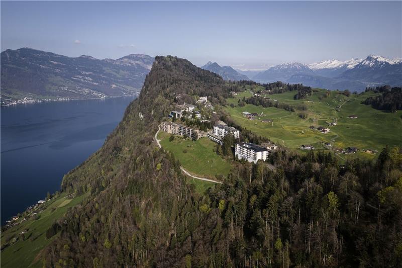 Schweiz lädt offiziell zur Ukraine-Konferenz ein Hier im Bürgenstock Resort oberhalb des Vierwaldstättersees soll die Friedens-Konferenz stattfinden.