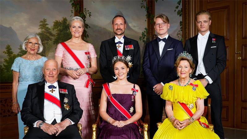 Hier ist Høiby (hinten rechts) im Kreise der Königsfamilie zu sehen. (Archivbild)