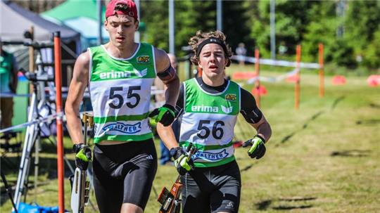 Hier liegt Noah Seidel auf dem Weg zum Schießen noch knapp vor Aaron Jakobs, im Ziel dreht sich sowohl im Massenstart als auch im Sprint die Reihenfolge.