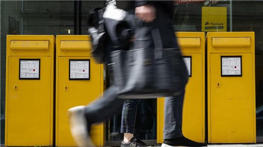 Hier stehen vier Briefkästen nebeneinander, anderswo sind sie spärlicher präsent.