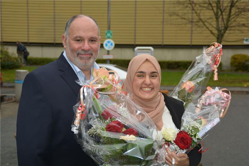 Kairo: Deutsch-Ägypterin kämpft um Freilassung ihres Vaters Hier strahlten sie noch gemeinsam: die ägyptisch-deutsche Aktivistin Fagr Eladly und ihr Vater 2017 an der Universität Heidelberg.