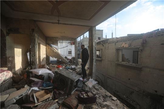 Hilfsorganisationen sprechen im Gazastreifen von einer drohenden Hungersnot, Südafrika gar von Genozid.