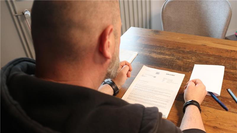 Hilft eine Klage vor dem Sozialgericht in Braunschweig? Ein 38-Jähriger erhält kein Bürgergeld vom Jobcenter, weil das Amt überzeugt ist, dass er mit seiner ehemaligen Partnerin eine „Bedarfsgemeinschaft“ bildet.