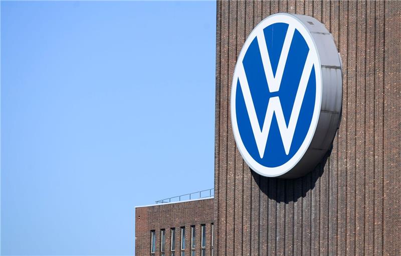 Durchsuchung bei VW wegen Betriebsratsvergütung Hintergrund der Durchsuchung ist das seit Jahren laufende Verfahren wegen des Verdachts überhöhter Betriebsratsgehälter bei Volkswagen.