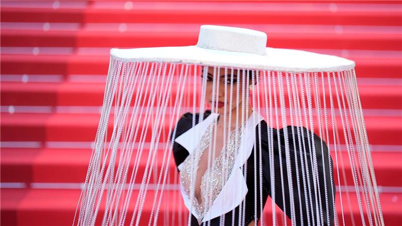 Hinterm Vorhang - Rakele Menjivar in Cannes