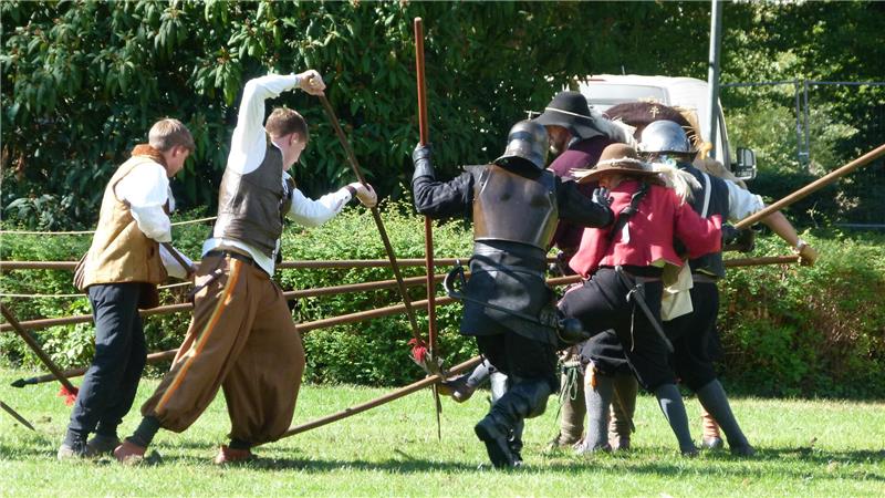 Historische Kampfszene auf dem Schlachtfeld.