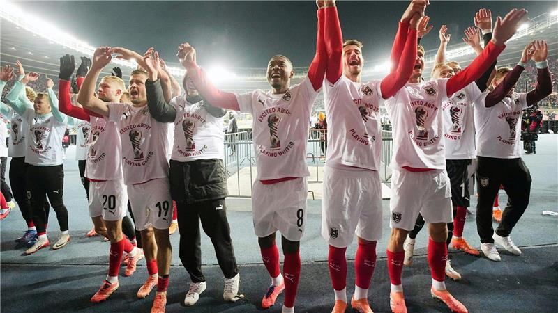 Wie auf Schalke: Rangnicks großer Triumph mit Österreich Hoch die Hände: Österreich reist erstmals seit 1998 wieder zu einer WM.
