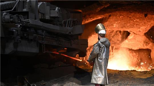 Hochofen von Thyssenkrupp Steel: Es wird auch künftig Stahl produziert werden, aber deutlich weniger als bislang.