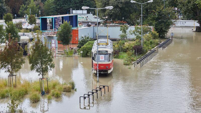 Überschwemmungen in Deutschland - Regen über Polen zieht ab Hochwasser-Alarm gilt auch in der Slowakei.