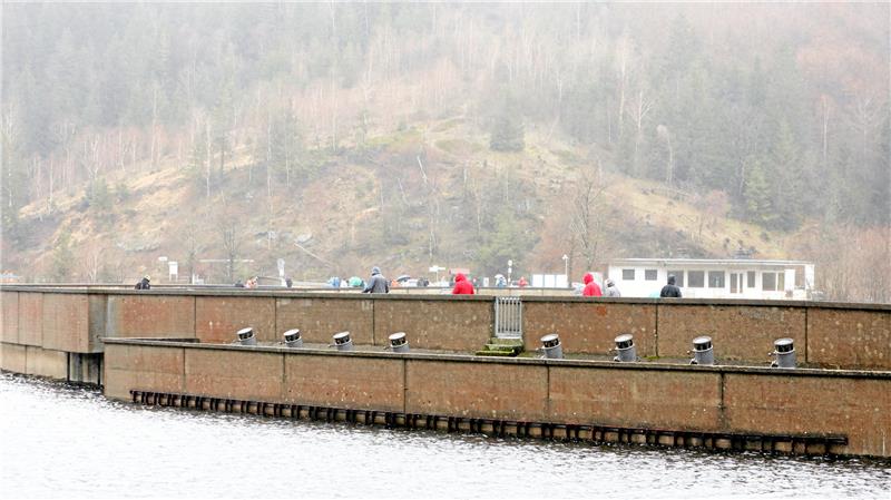 Harzwasserwerke: Initiative gegen Anteile-Verkauf Hochwasser: Die Okertalsperre Ende 2023. Foto: Neuendorf